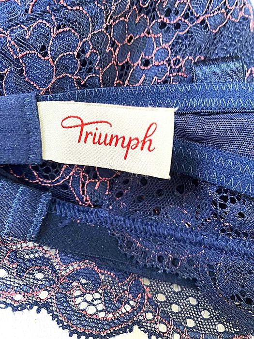 Бюстгальтер triumph (німеччина), на кісточках, з пуш-ап, розмір 70в