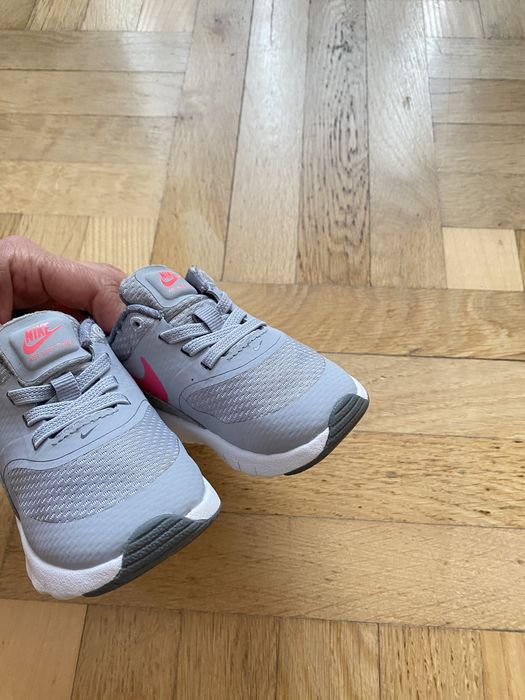 Кросівки nike оригінал 21р