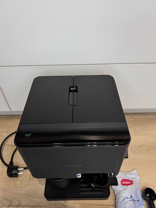 Sprzedam Nowy ekspres NIVONA Cube 4106 - nieużywany