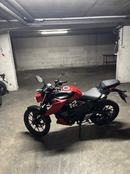Moto semi nove pouco