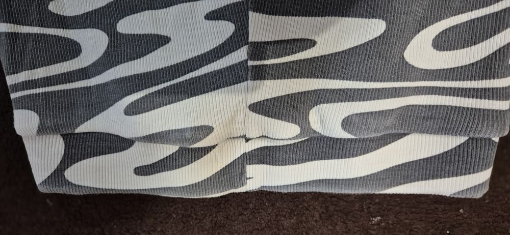 Spodnie dziewczęce dzwony rozmiar 146