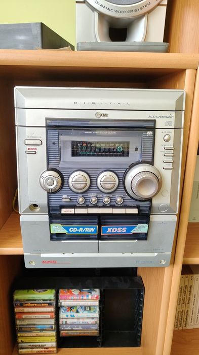 Sprzedam wieżę LG FFH 286