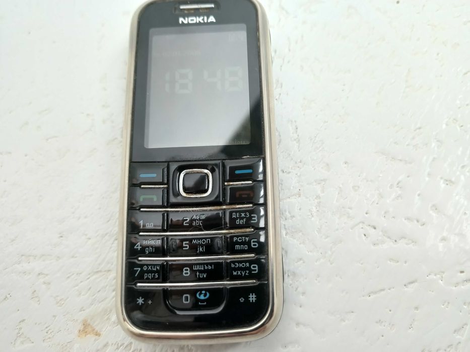 Кнопочный телефон NOKIA 6233