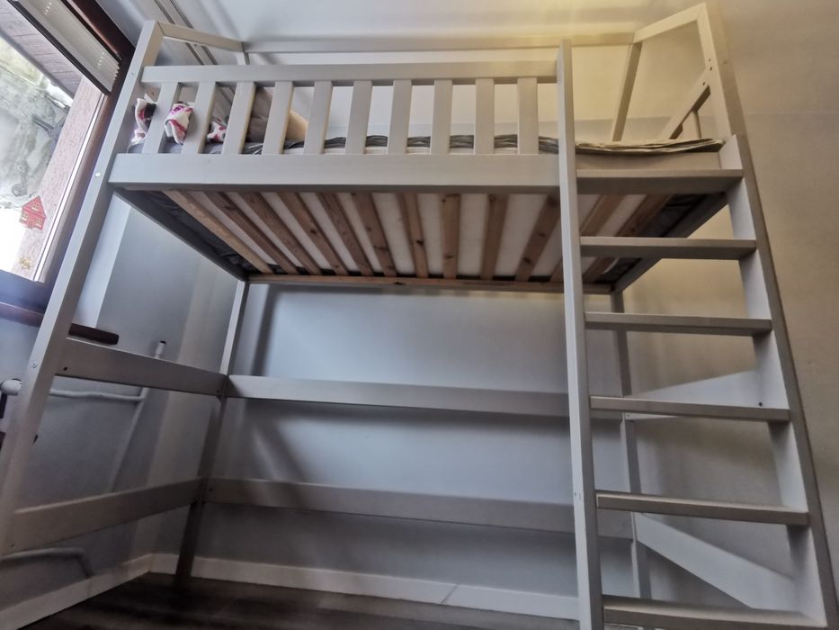 Pojedyncze łóżko piętrowe