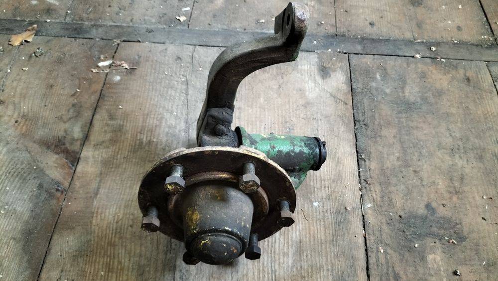 Продам цапфу John Deere 940 945