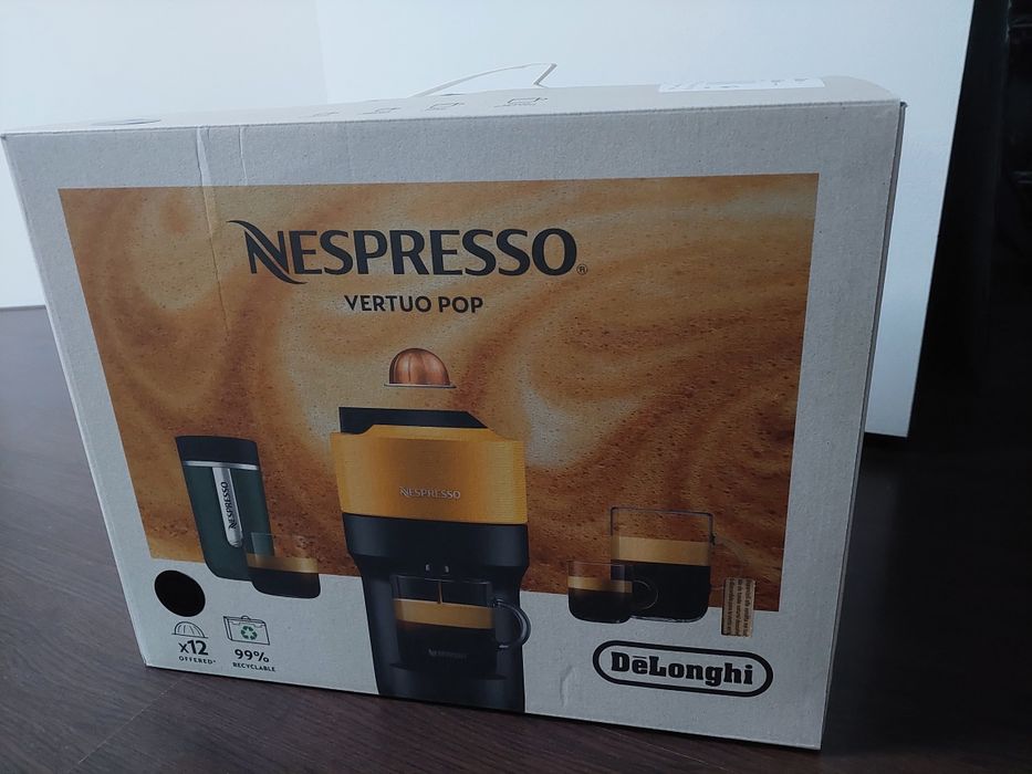 Máquina Nespresso Vertuo Pop + cápsulas - NOVA