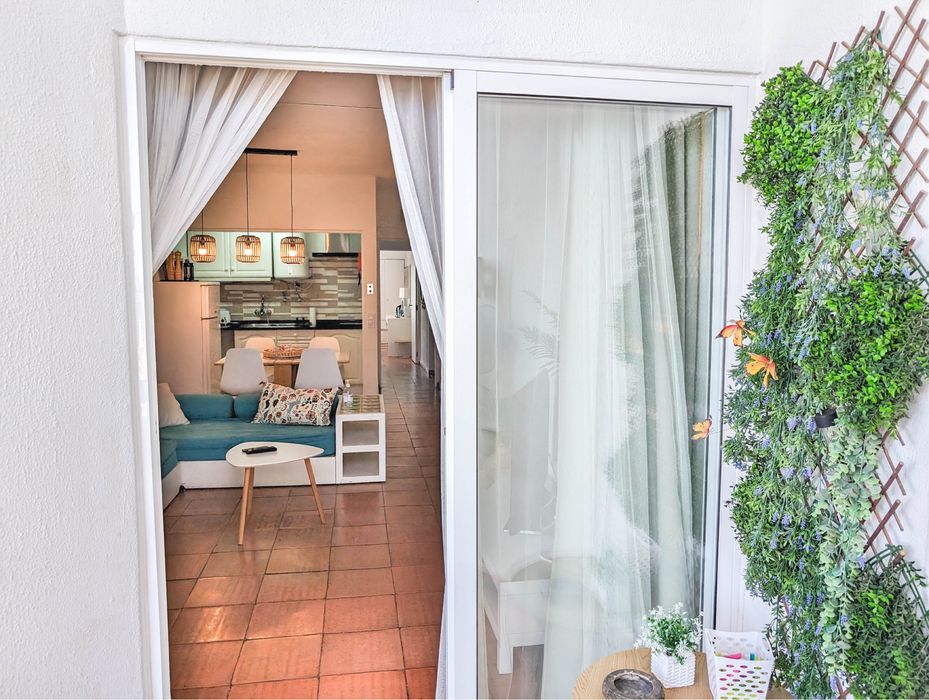 Apartamento T1 com A/C Piscina Varanda Vista Mar
