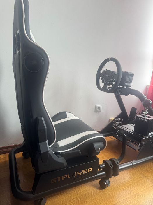 Moza R3 com pedais e motor FFB