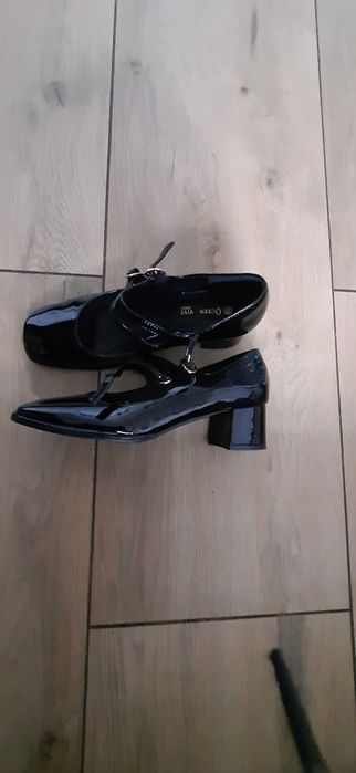Sprzedam buty lakierki