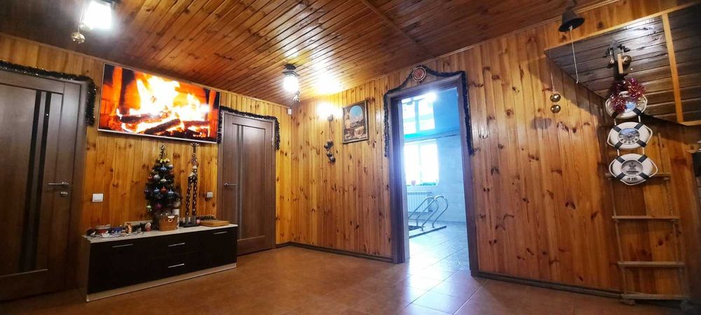 Продаж 2 поверхового Будинку. Власниця.