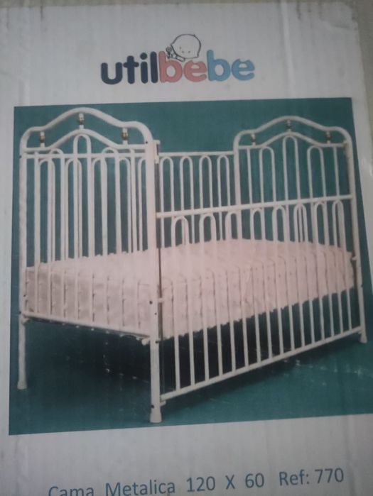 2 camas de bebé na caixa