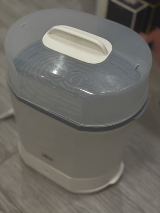 Стерилизатор  для бутылочек  электрический паровой chicco