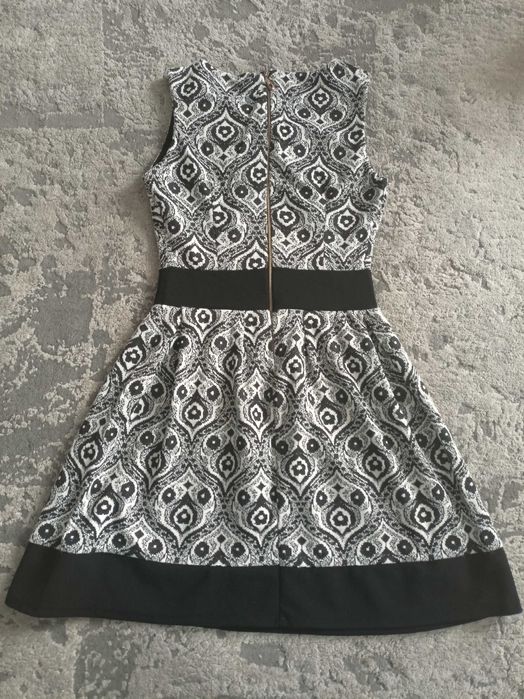 Sukienka Elegancka 36