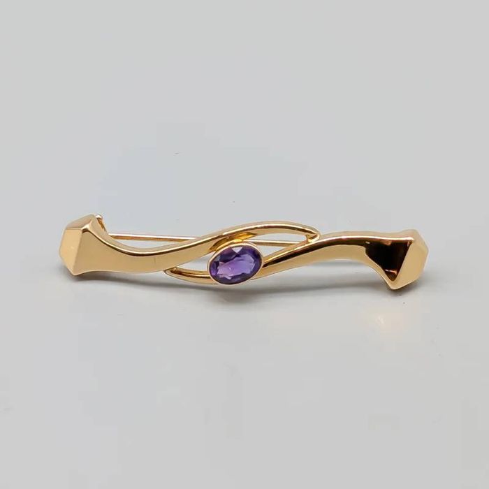 Broche em ouro com Lila Sten 18 quilates 2.76 gramas 52mm