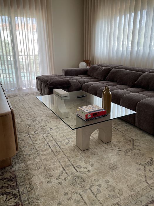 Mesa de centro em vidro com base de Mármore