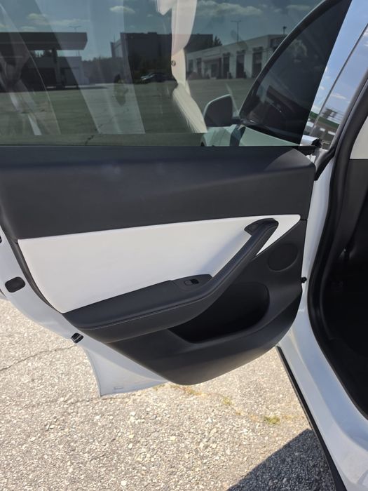 Продам Tesla model Y