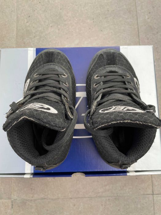 Bota Jet Evolution Preto / Cinza