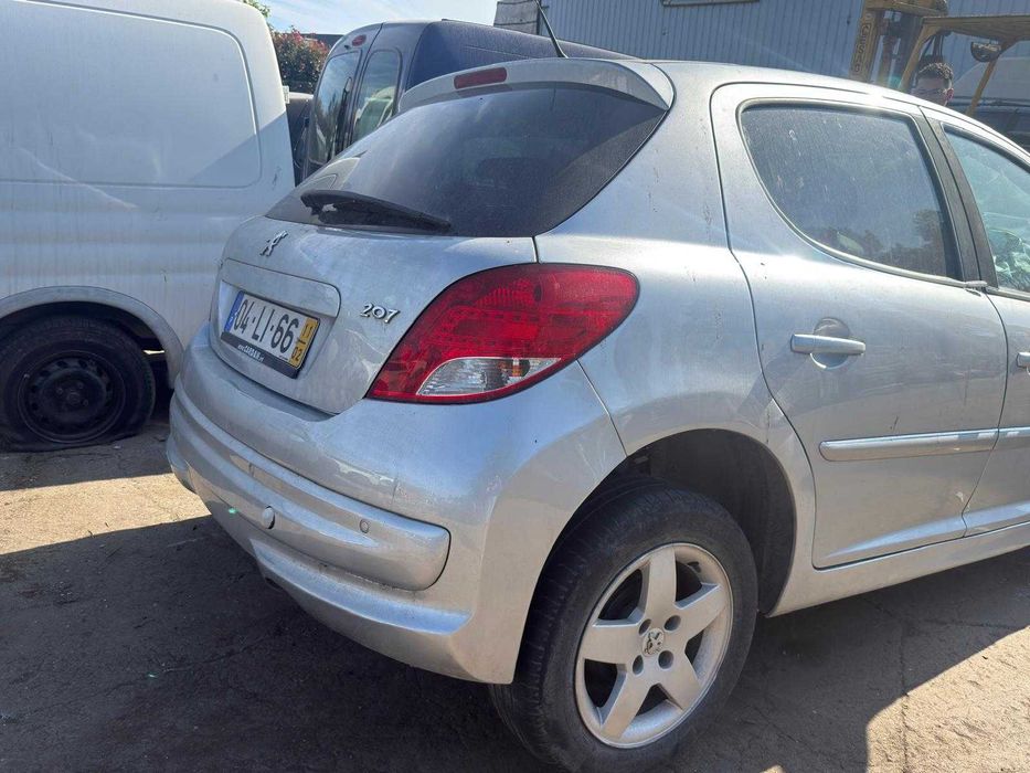 Peugeot 207 1.4 HDi 2011 – Venda de Peças