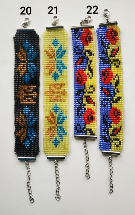 Аксесуари з бісеру ручної роботи