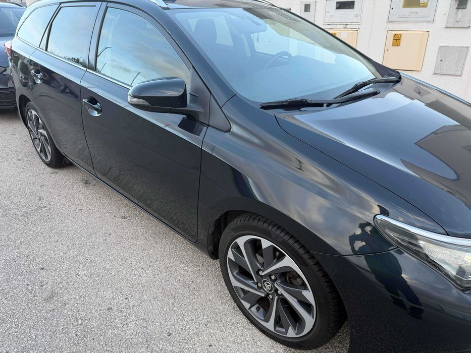 Toyota Auris 1.4 D4D Comfort+Pack Sport — photo 4