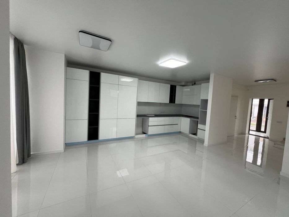 Таунхаус з ремонтом/ 90м2/3 сотки