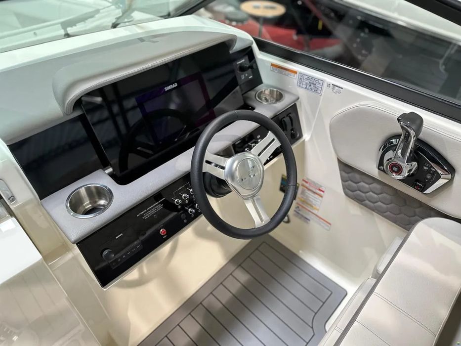 Łódź motorowa Sea Ray SDX 250 Outboard