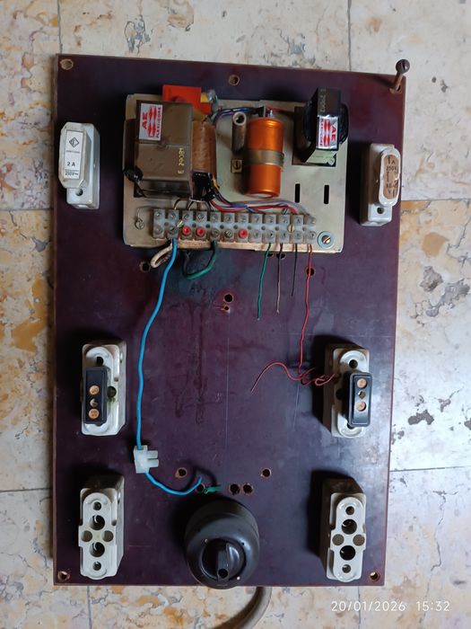 Material elétrico antigo