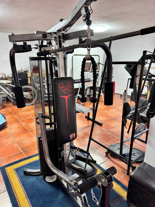 Equipamento completo de ginásio