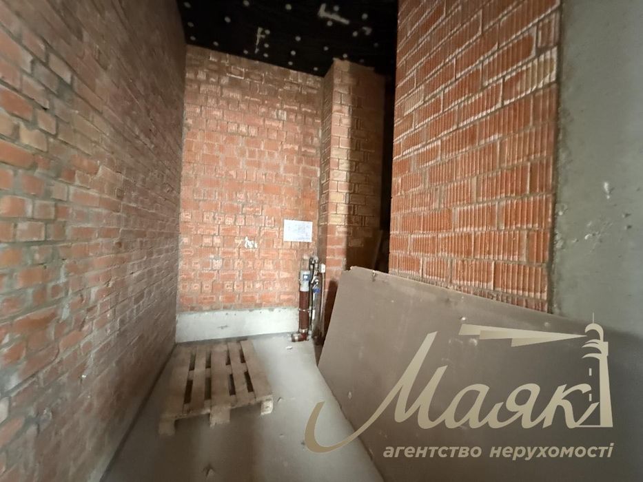 Продаж Фасадного Приміщення (244м2) в ЖК Бізнес-класу "UNIT.Home"