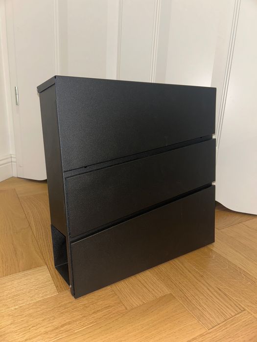 Skrzynka na listy z gazetnikiem