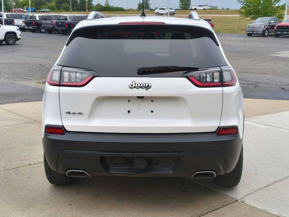 Jeep Cherokee Latitude Plus      2020