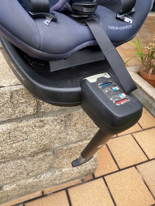 Cadeira e base Isofix Auto Bebé-Confort