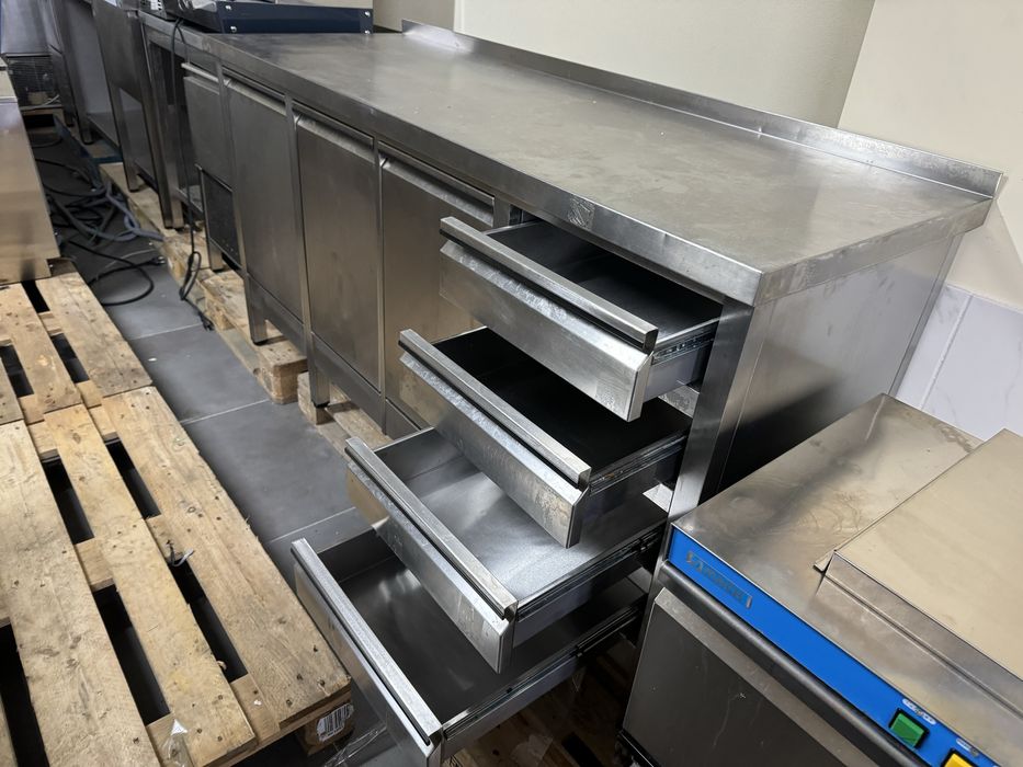Bancada com deposito para pão etc  e gavetas / escaparate inox