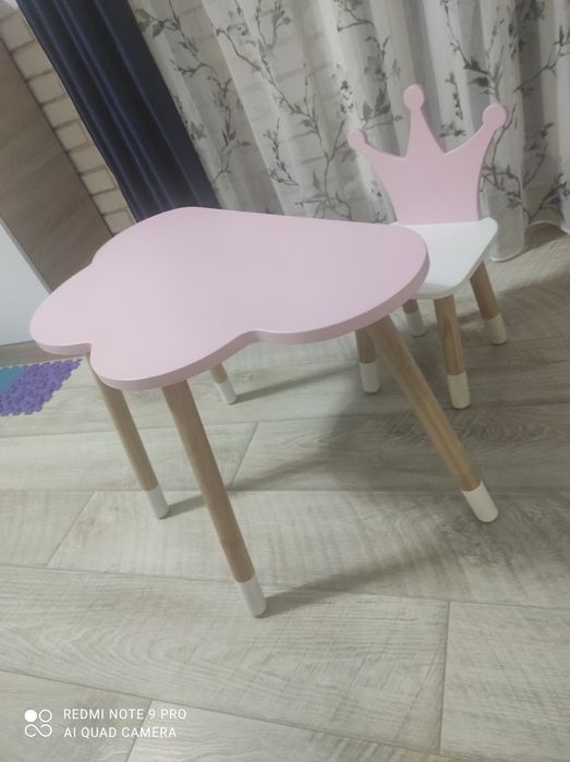 Дитячий стіл хмаринка та стільчик з короною