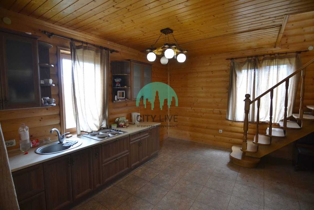 Продається будинок 296 м² у с. Микитинці (60)