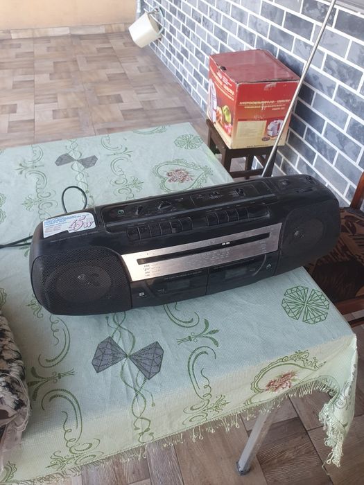 Музыкальный центр SONY.
