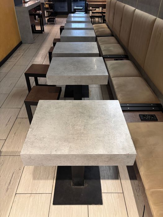 Sprzedam stoliki na stalowych nogach + bardzo wytrzymałe hokery