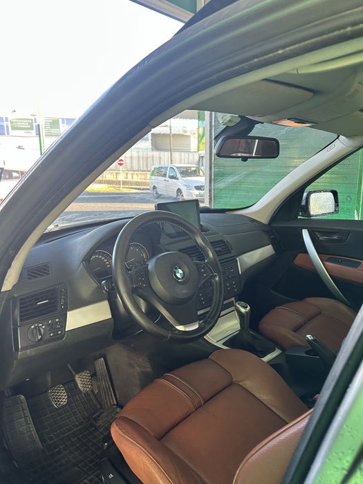BMW X3 xDrive 18d (2008) - Impecável de Mecânica / Ecrã Android / Jantes 18"