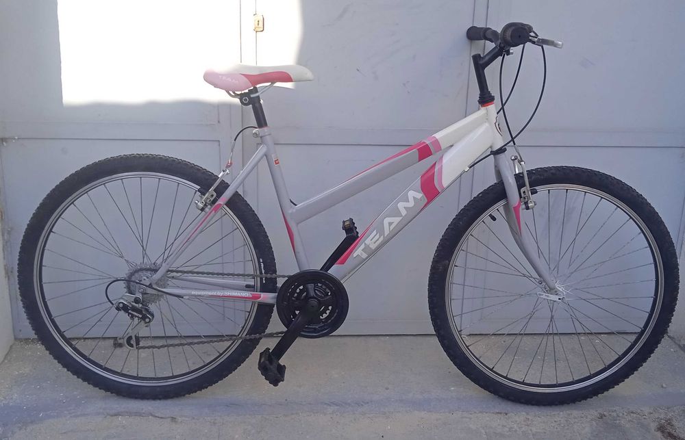 Bicicleta montanha roda 26 6V. Impecável