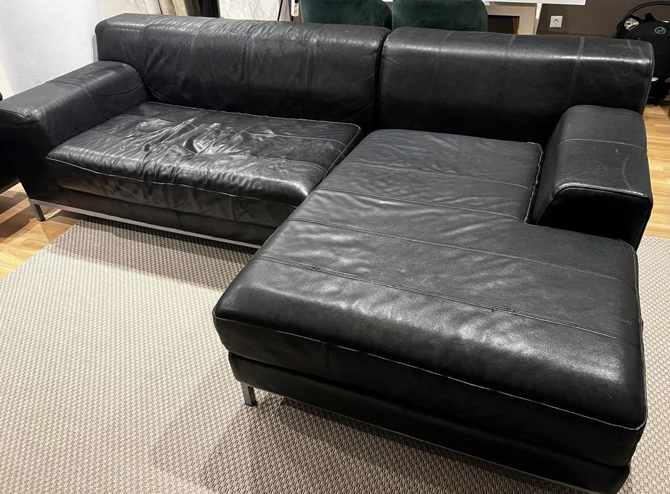 Dois Sofás de pele preto