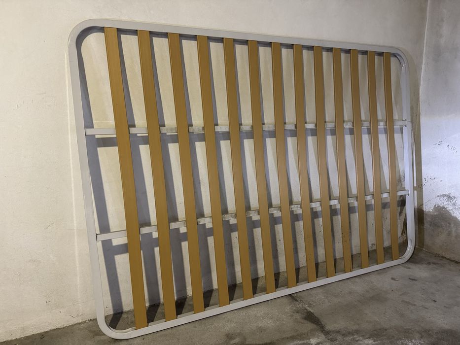 Estrado metálico para cama 190x140cm como novo