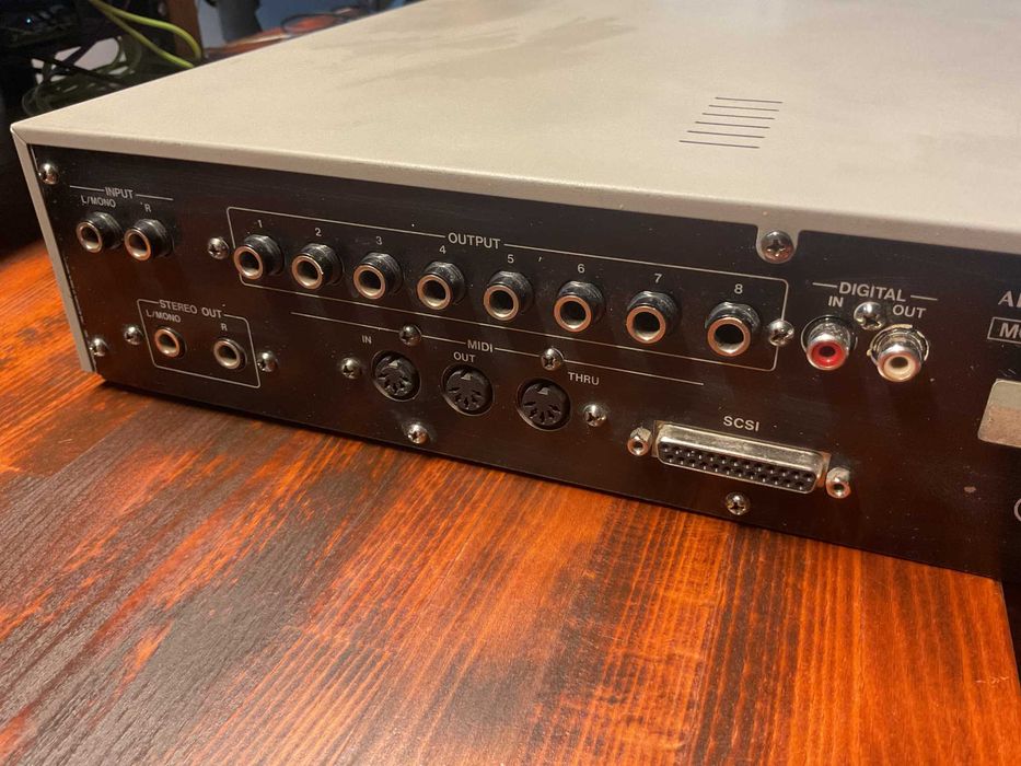 Sampler Akai S3000XL + karta IB-208P / sprawny /  serwisowany