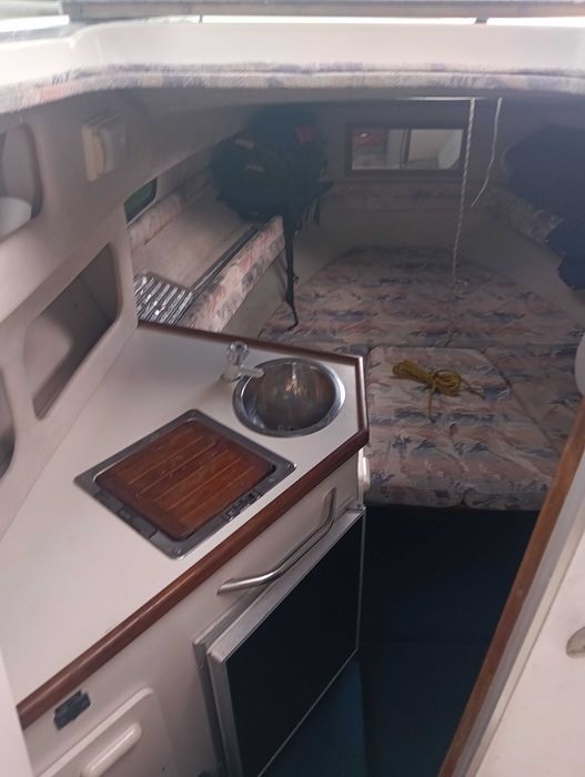 Jacht motorowy motorówka Sea Ray Sundancer 230 V8 5,0 Mercruiser Alpha