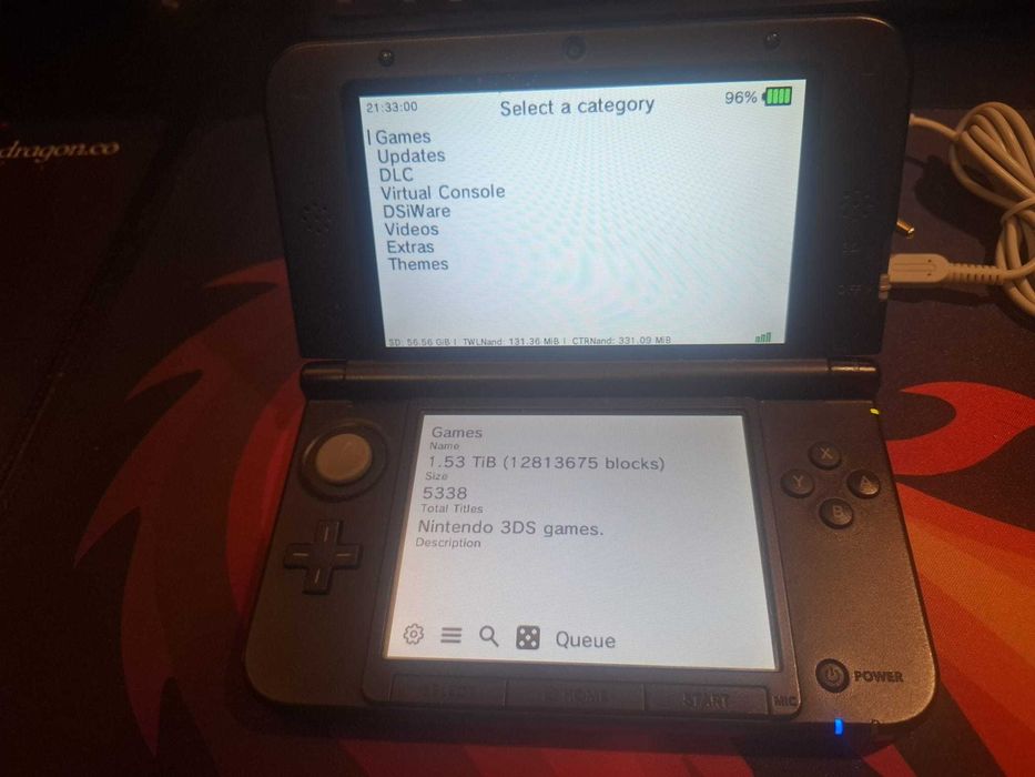 (preços em separado na descrição) Bundle Nintendo 3DS XL cinzenta modificada 64 GB + Nintendo 2DS preta e azul modificada 64 GB