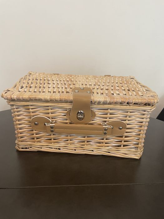 Nowy kosz piknikowy z wyposazeniem