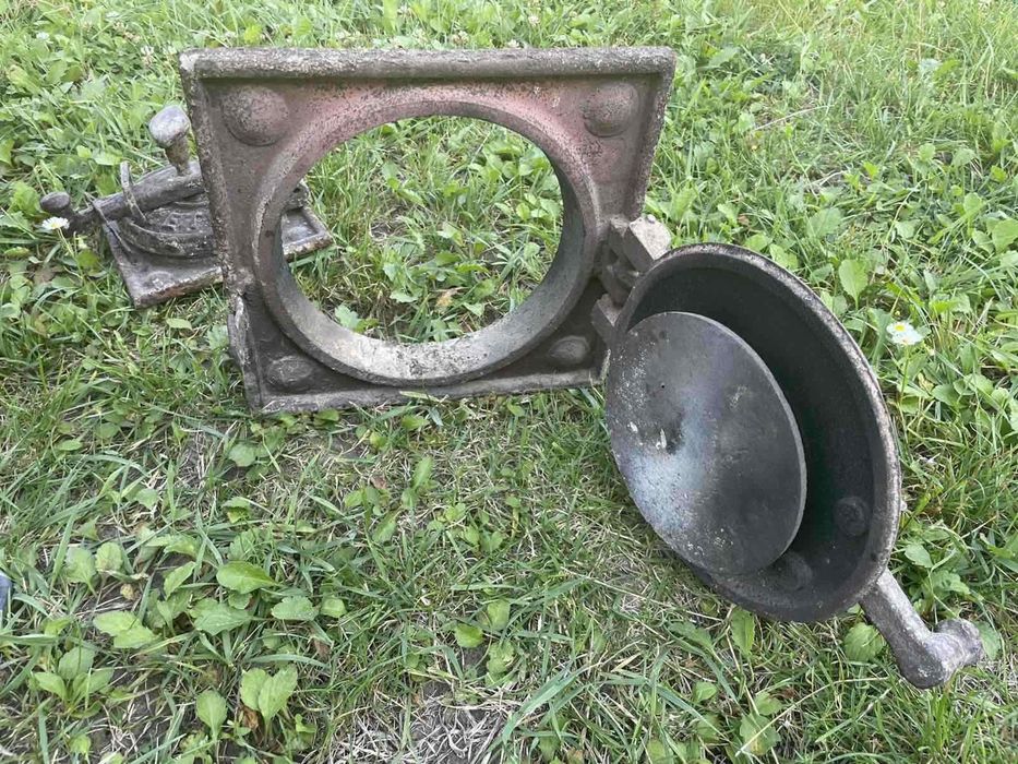 Чугунные дверцы печи