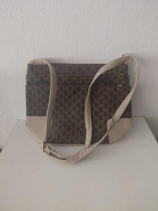 Mala de senhora em bom estado geral 5€