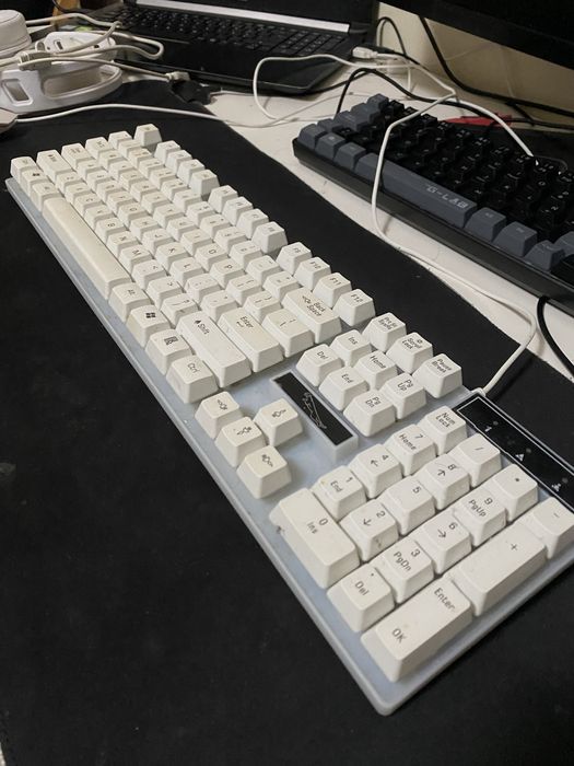 Teclado gamer 100% -Branco