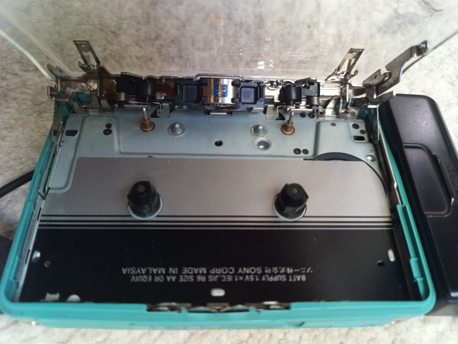 Касетний плеєр sony walkman wm-ex621