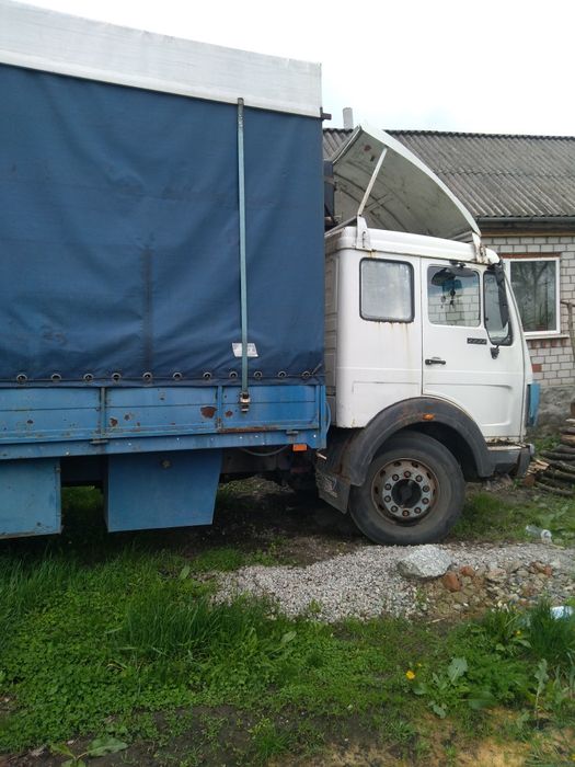 Mercedes 1232 1988 рік